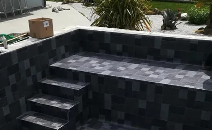 La membrane armée pour piscines traditionnelles et la rénovation